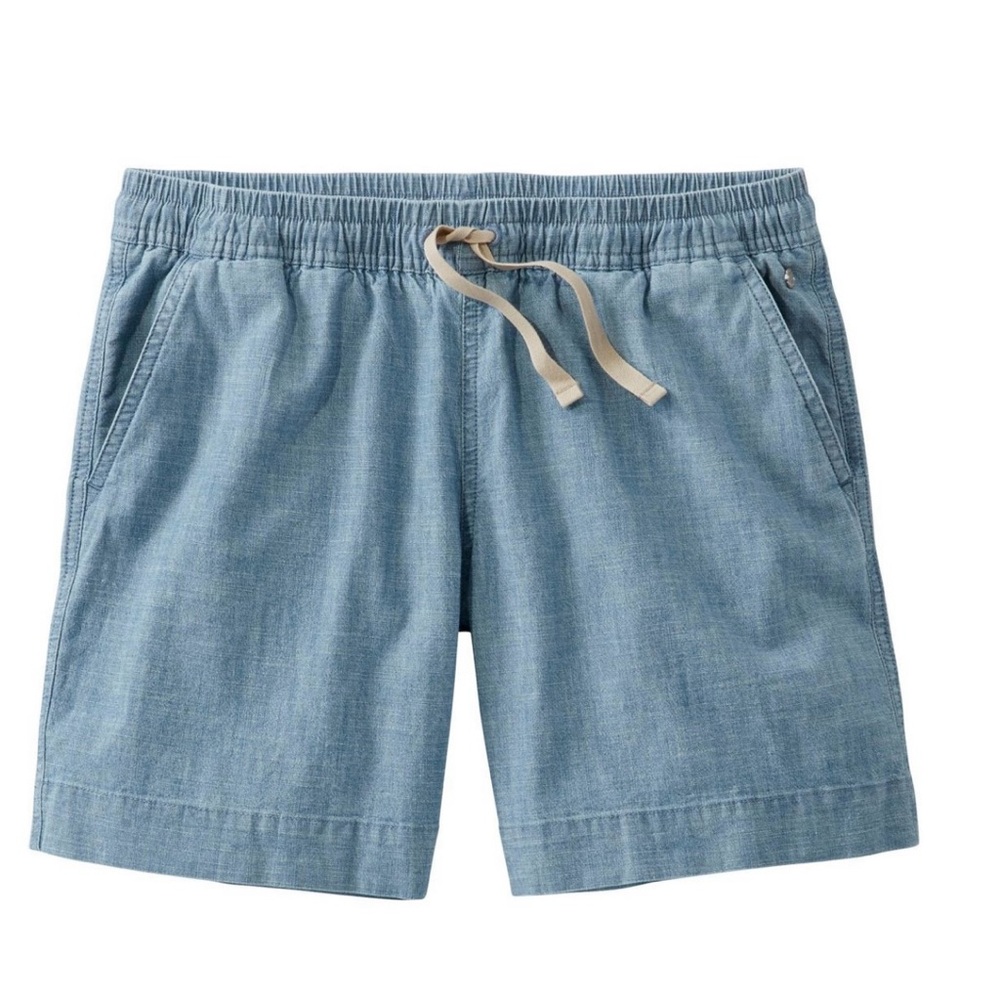 L.L. Bean lake washed dock Women's Shorts, mid – rise chambray (size 4)